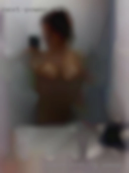 couple seeking woman threesome